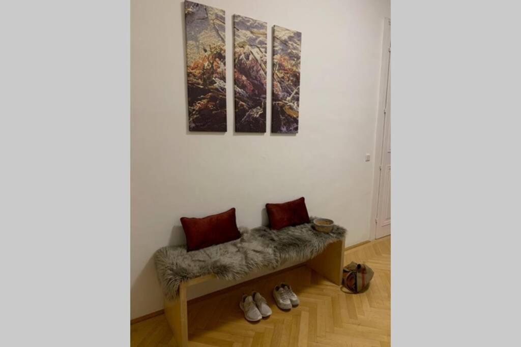 Wunderschone Altbauwohnung In Zentraler Lage Wien Exterior foto